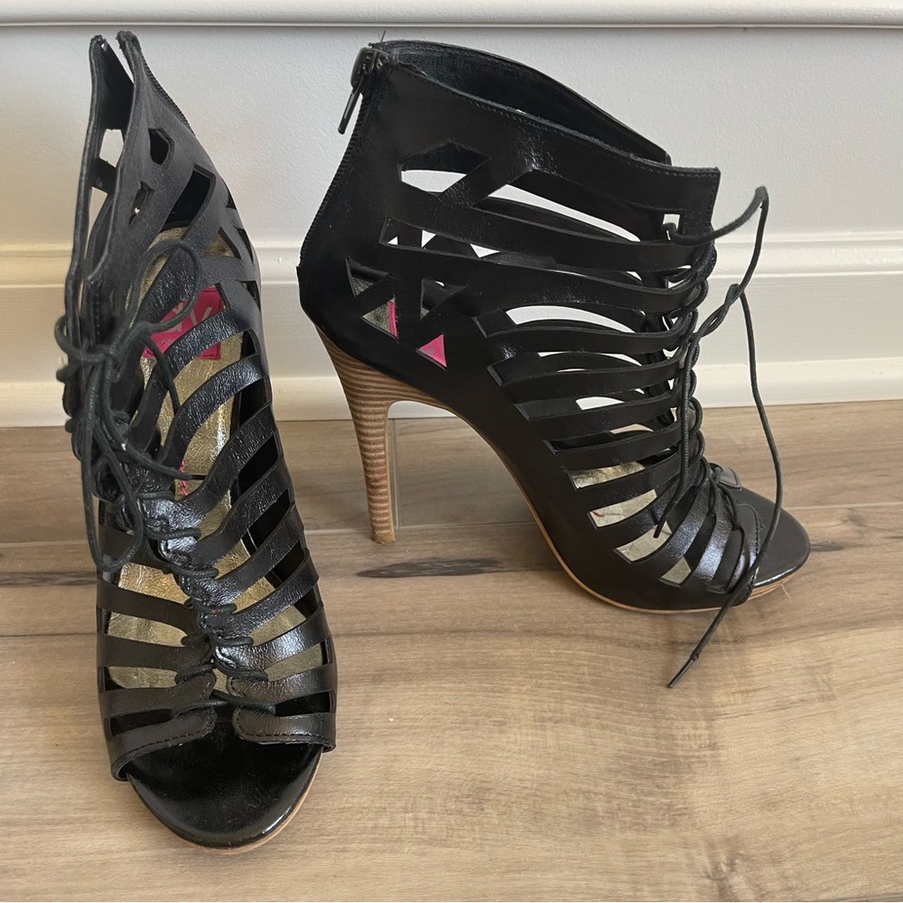 Dolce Vita Cabo Black Vintage Milled Leather Lace Up Heels Size 9